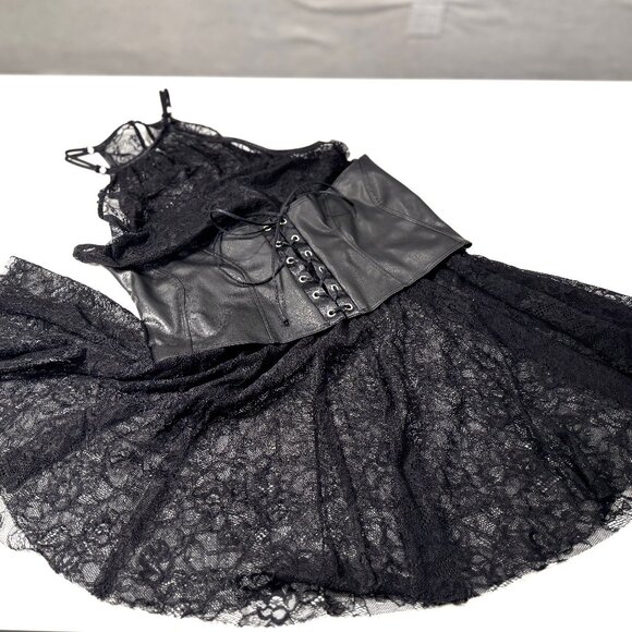 Les P'Tites Folies Paloma Lace Dress, Size Medium - Picture 4 of 9